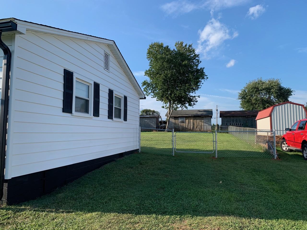 2324 Cline St #NA - Photo 3 of 16