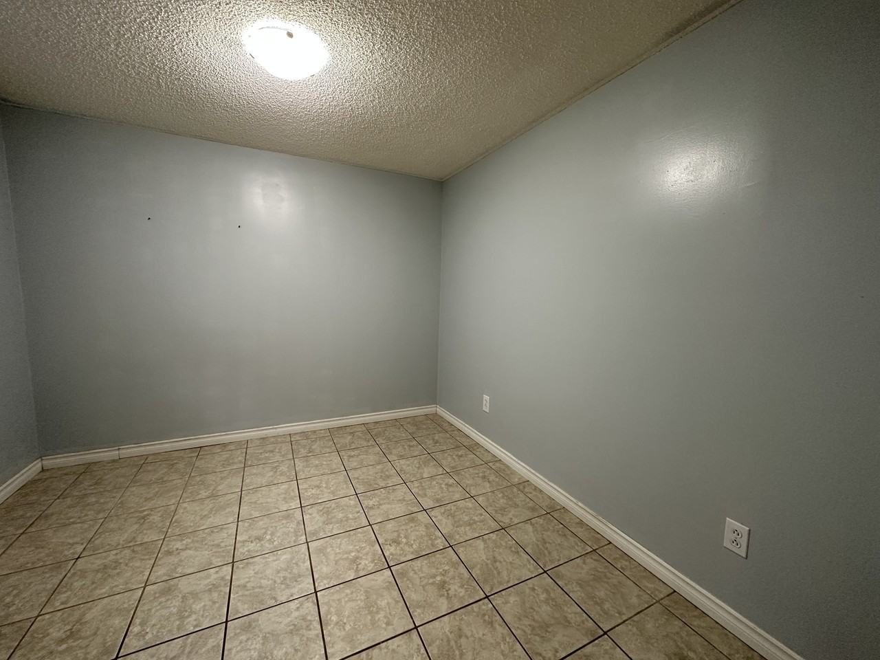 6704 132 Ave Nw Bsmt #BS - Photo 4 of 17