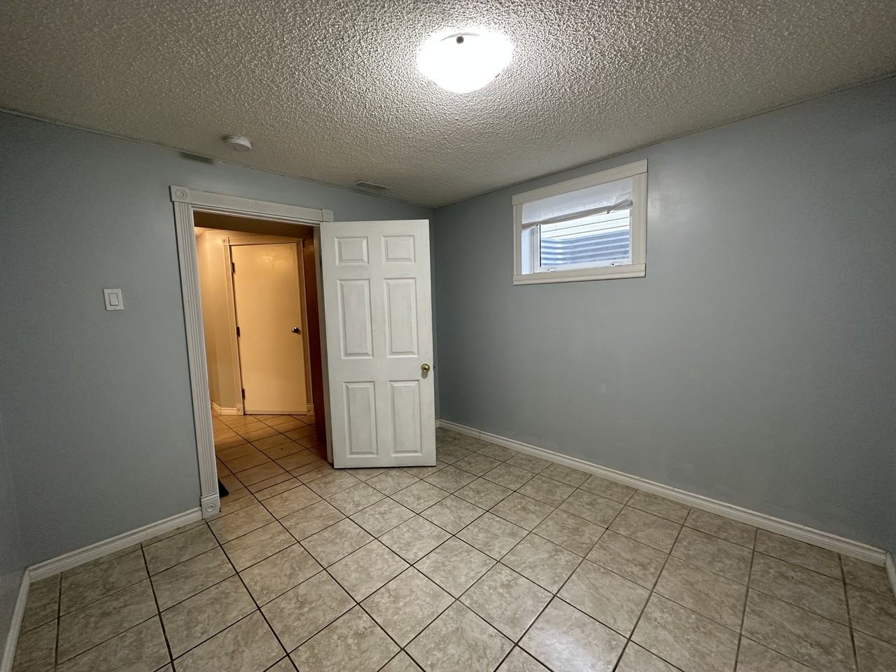 6704 132 Ave Nw Bsmt #BS - Photo 5 of 17