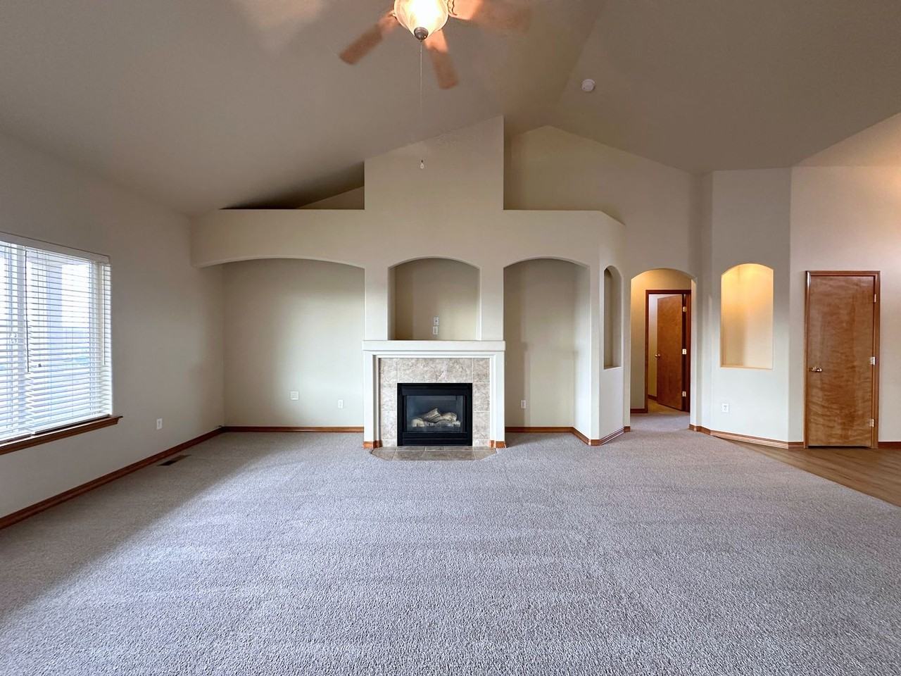 6104 Woodbine Dr - Photo 3 of 30