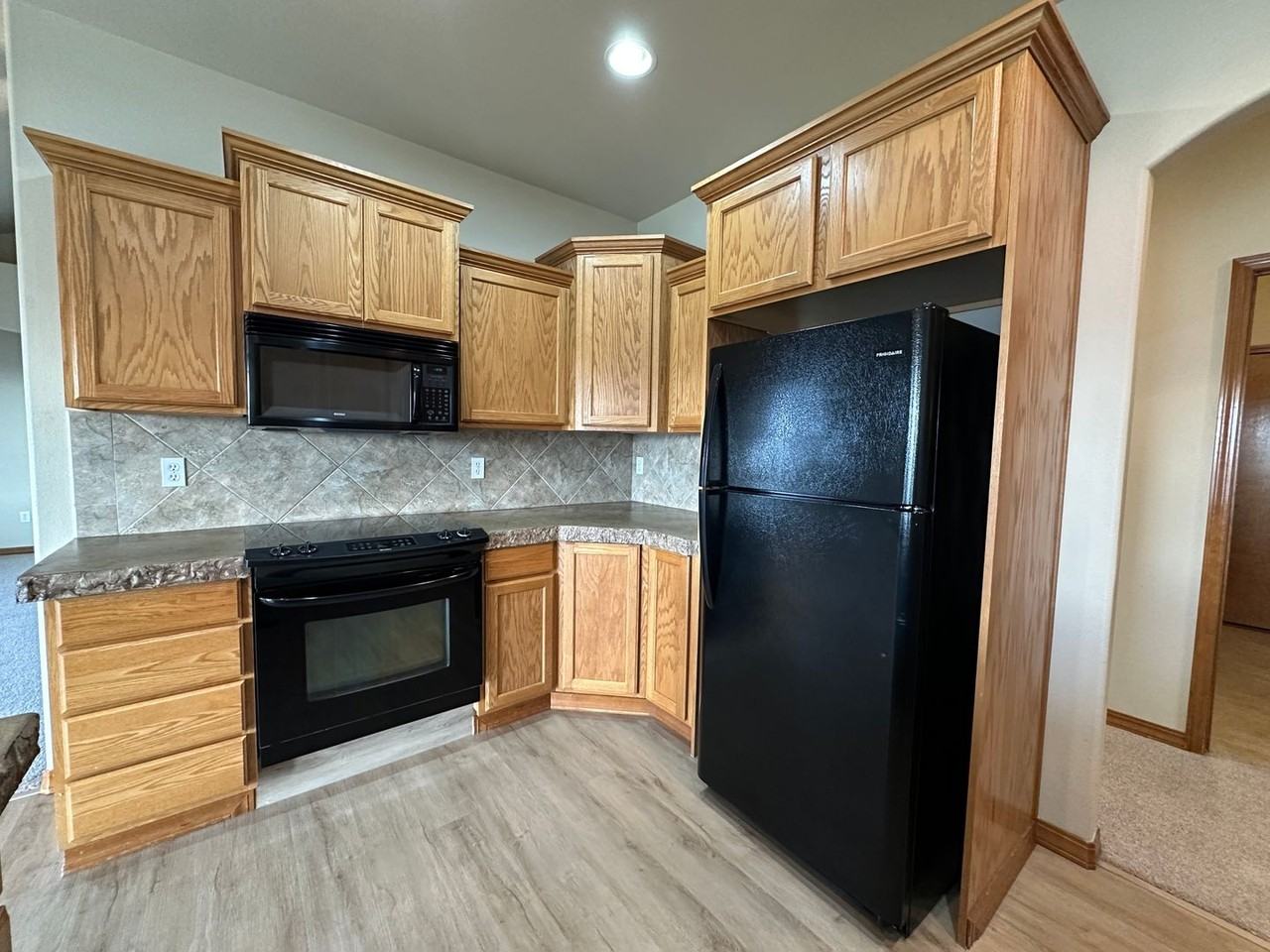 6104 Woodbine Dr - Photo 6 of 30