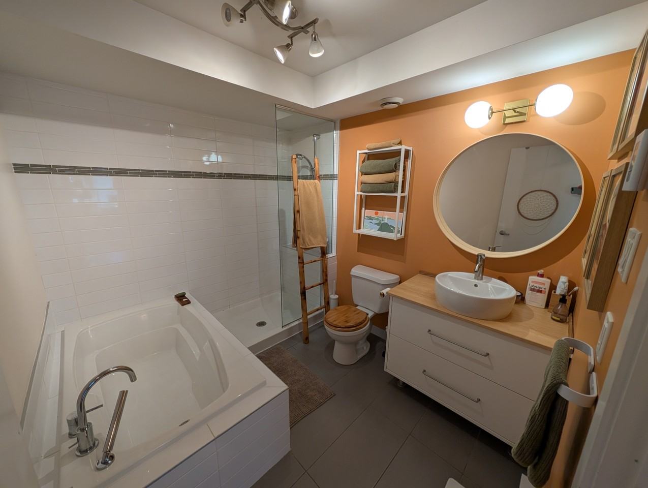 5311 Rue Gabrièle-Frascadore - Photo 3 of 17