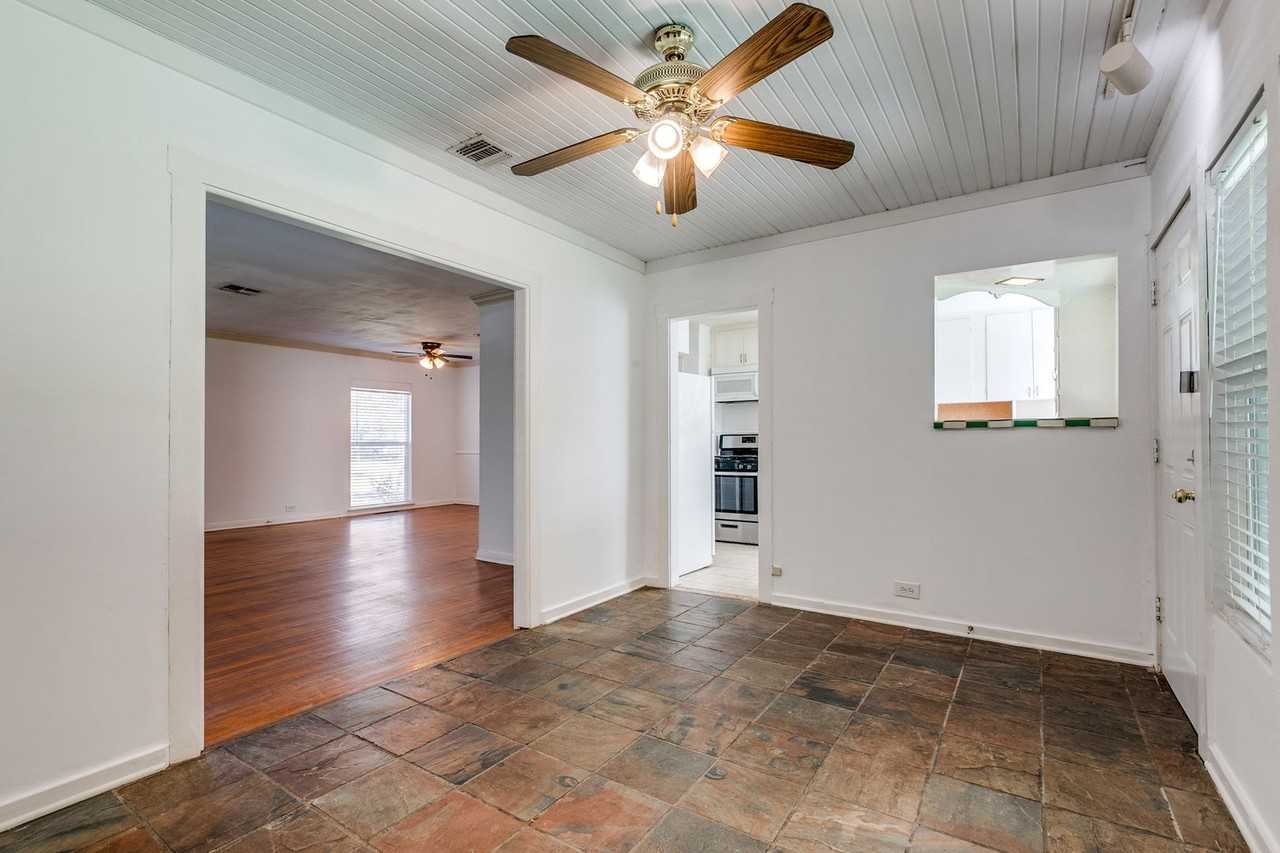206 Chevy Chase Dr - Photo 7 of 25