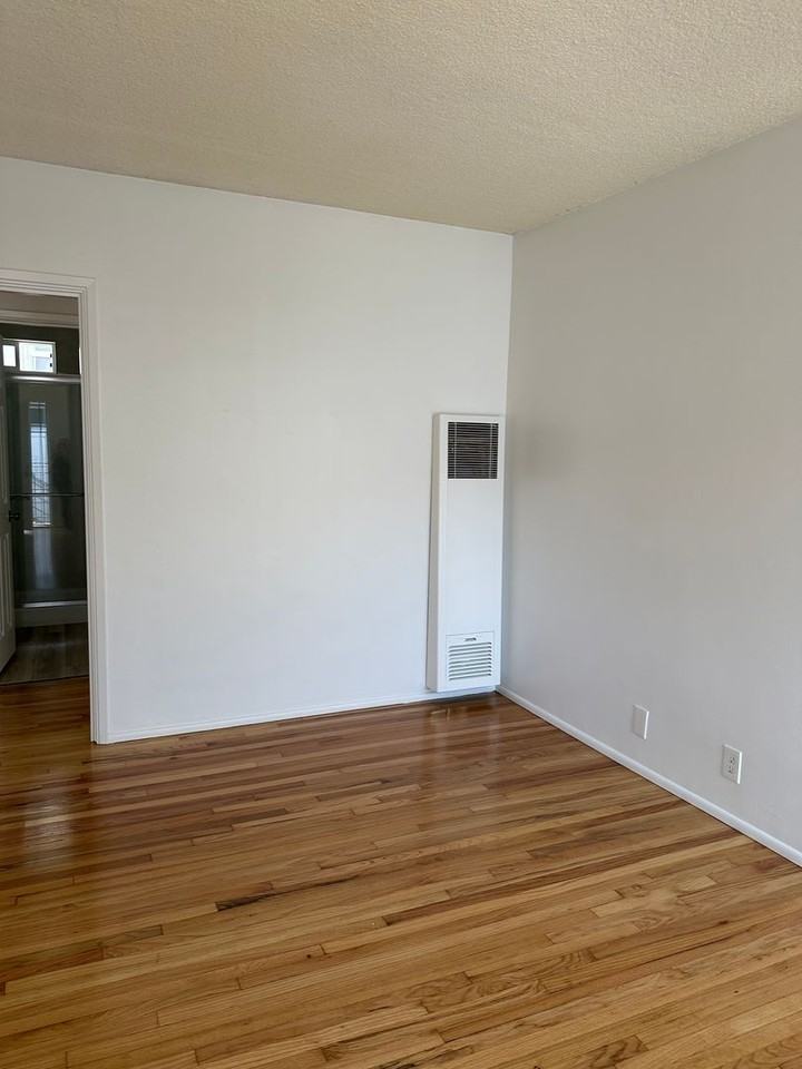 2847 E 7TH STREET, 713-21 GLADYS - Photo 6 of 12