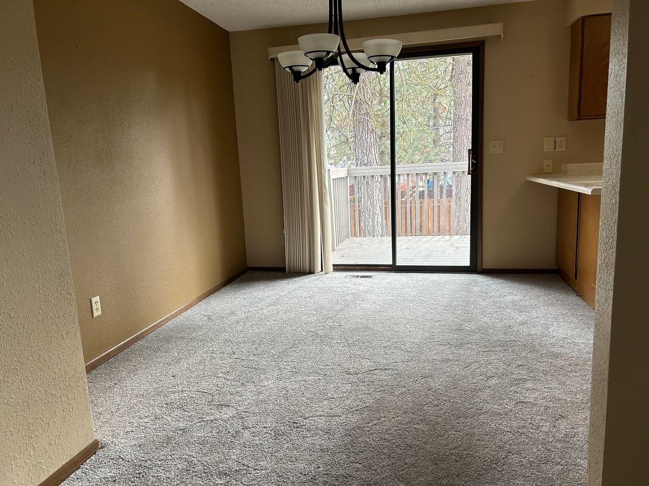 5611 W Woodside Ave - Photo 4 of 17