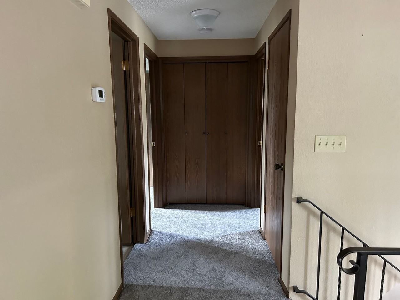 5611 W Woodside Ave - Photo 5 of 17