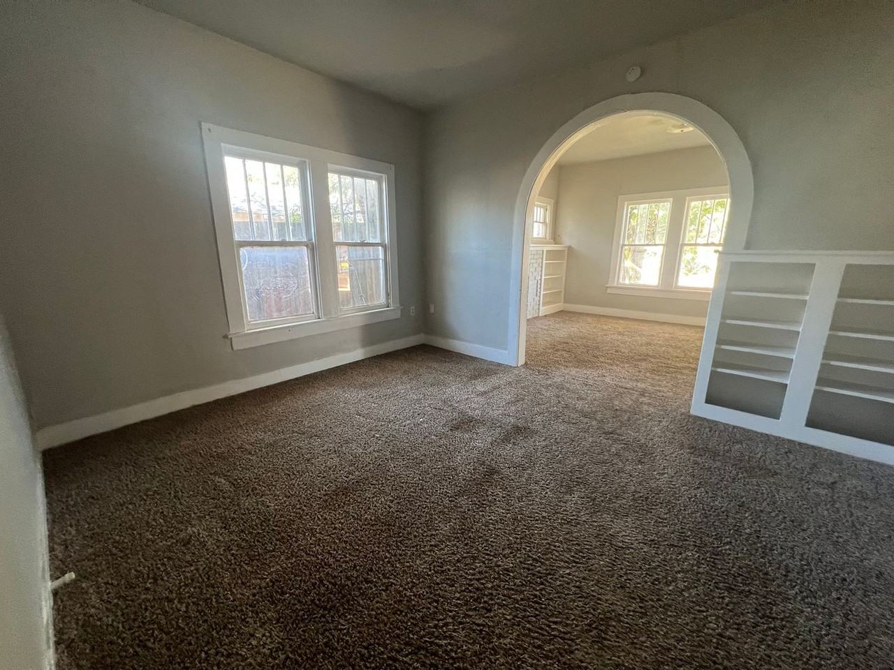 442 Sammons St - Photo 2 of 13