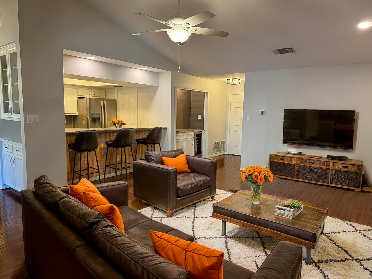 1706 Summit Vw #6 - Photo 2 of 44