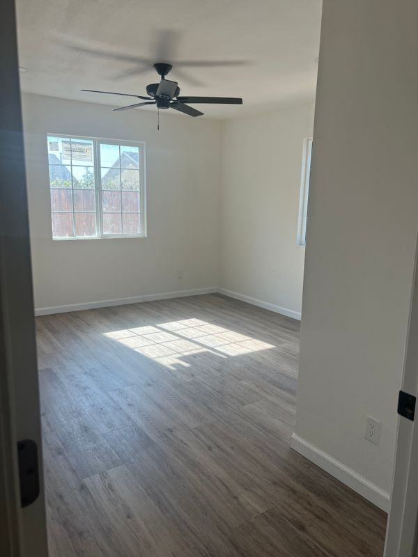 1136 8th St - Photo 2 of 2