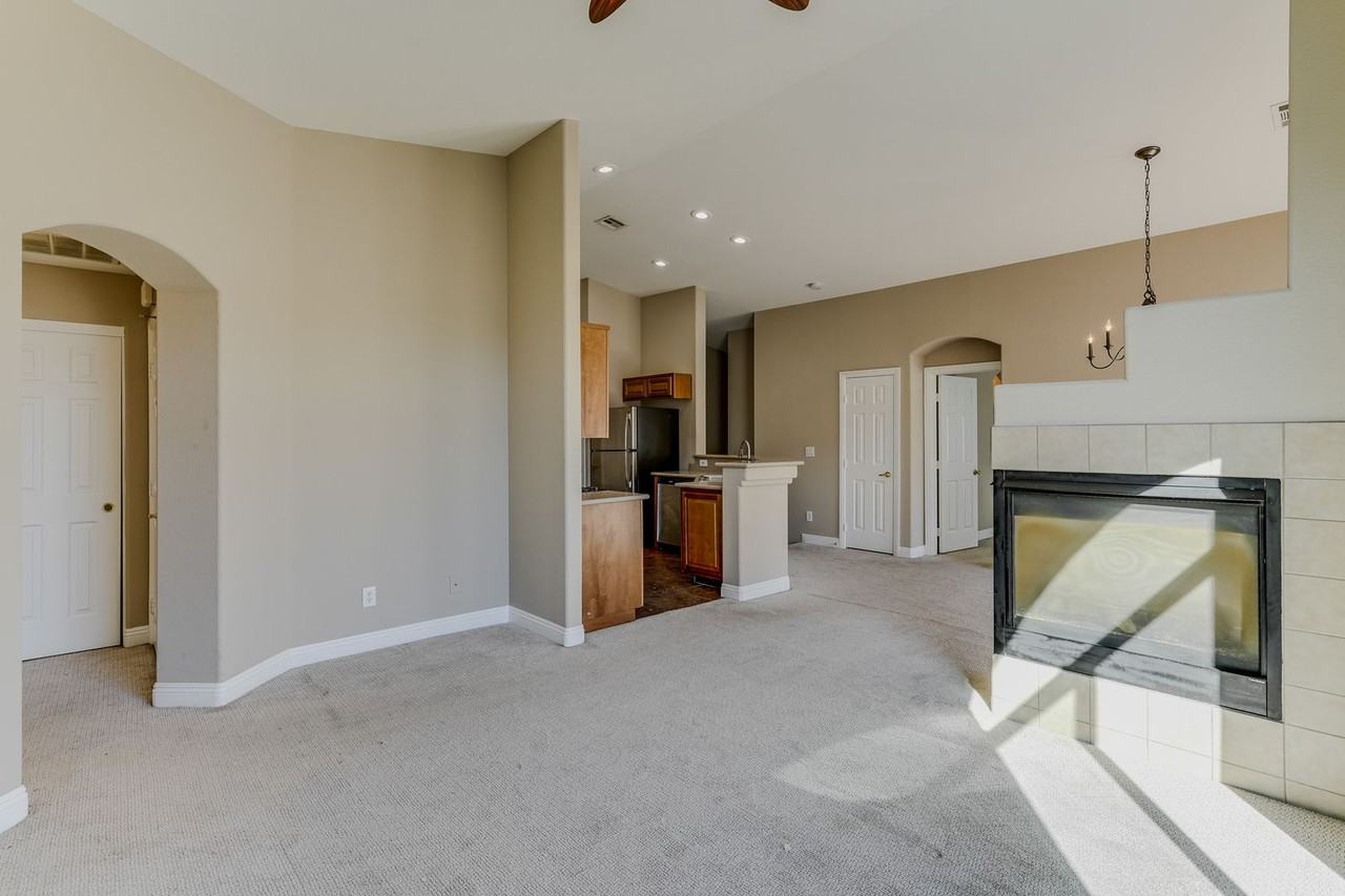 1093 Elation Ln - Photo 5 of 20