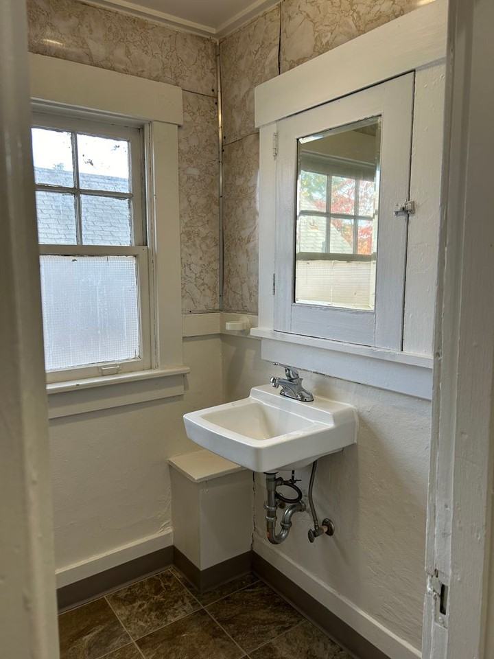 202 Nw 15th St #5 - Photo 7 of 11