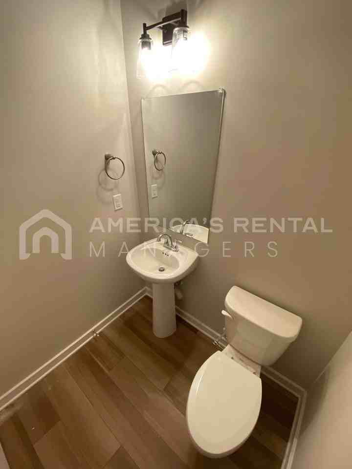 1385 Brookhaven Dr - Photo 4 of 35
