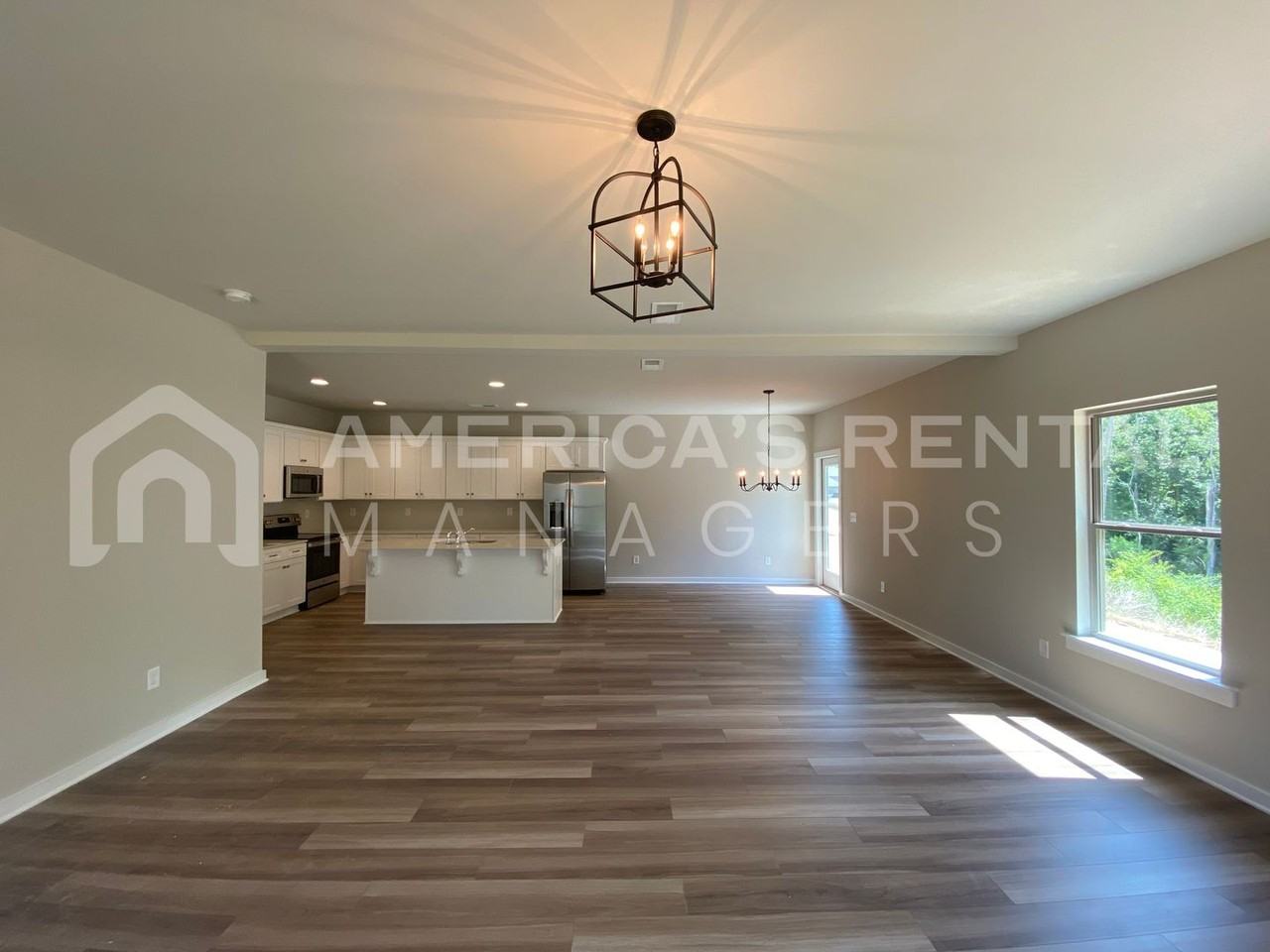1385 Brookhaven Dr - Photo 5 of 35