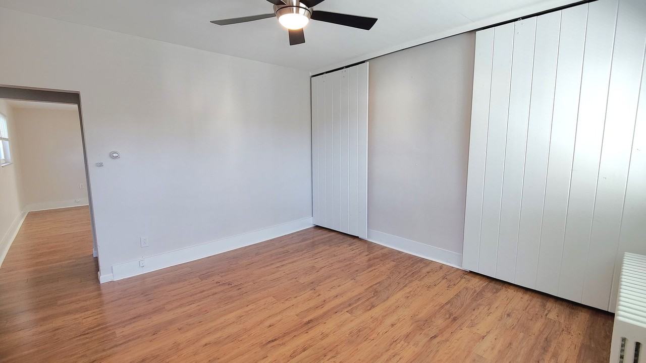 4411 Gladstone St - Photo 3 of 30