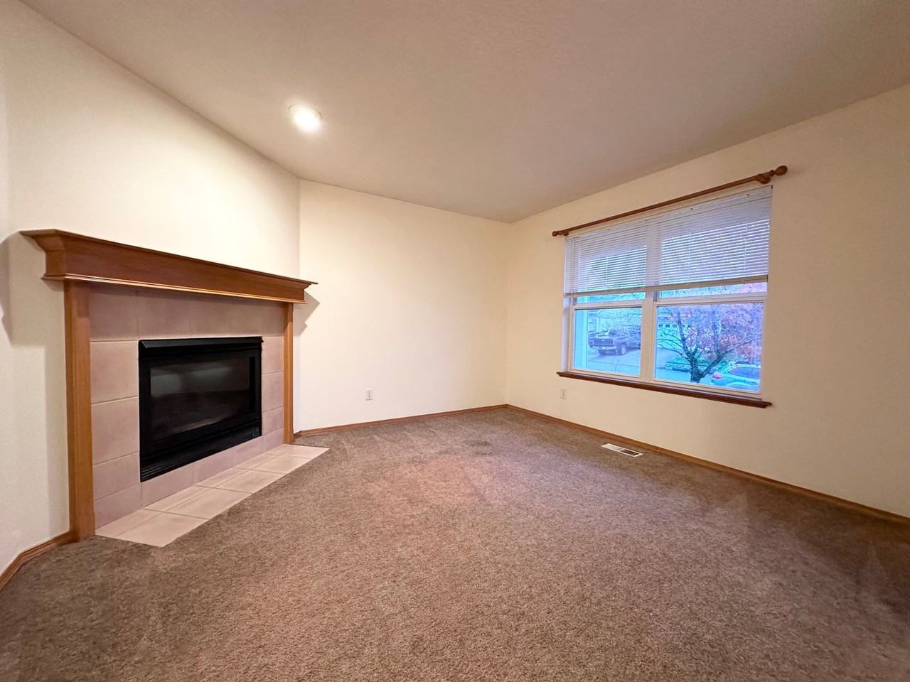 2308 Se Kane Ave - Photo 2 of 21