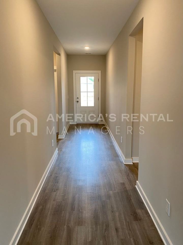 250 County Road 1701 - Photo 4 of 38