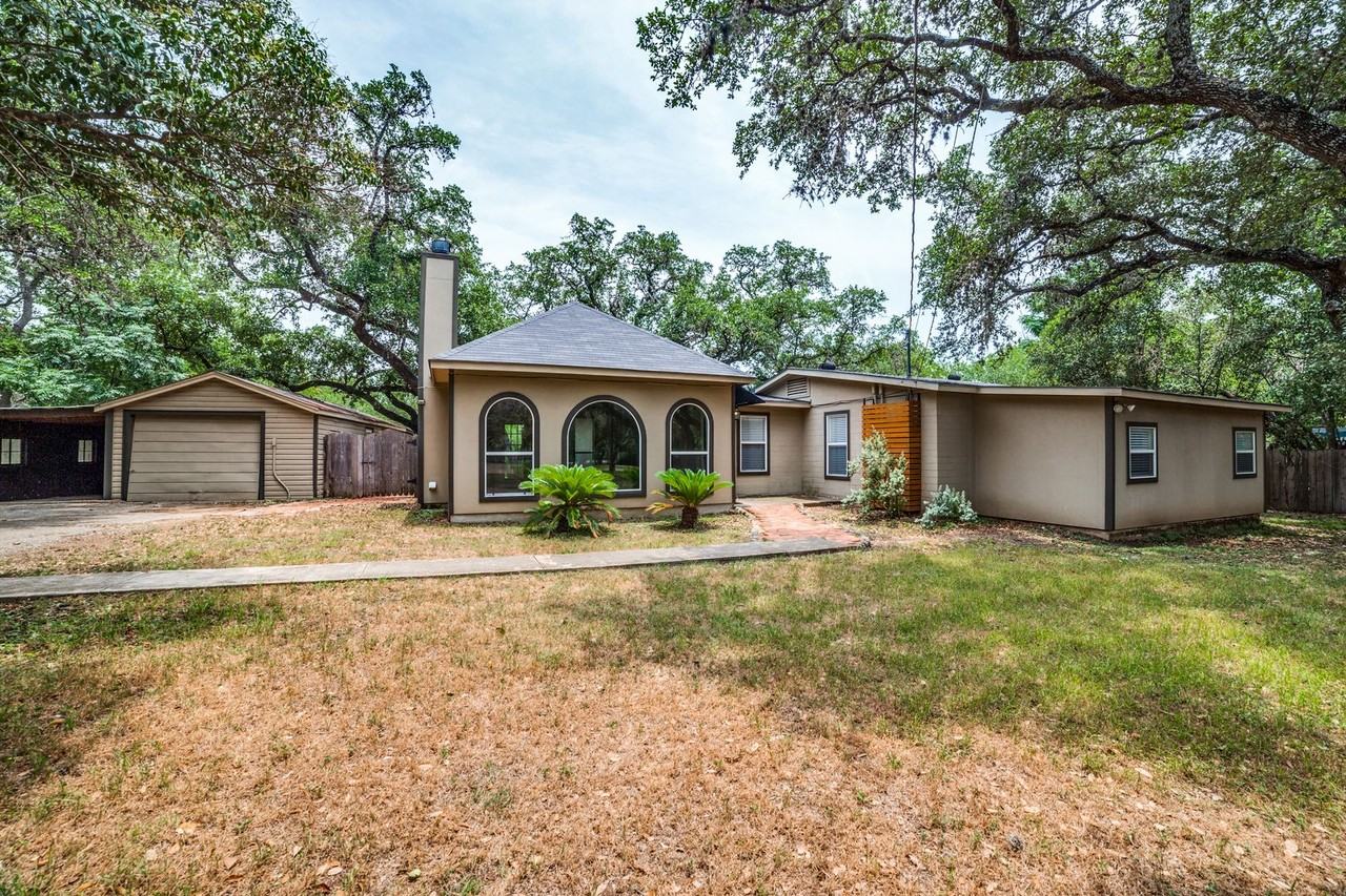 208 S Winston Ln - Photo 2 of 25