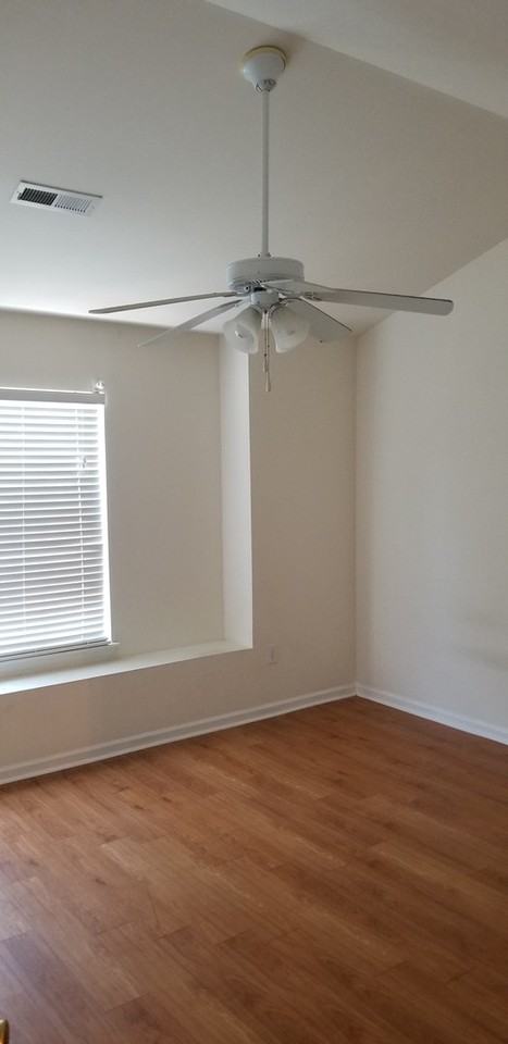 218 Kelsey Blvd - Photo 3 of 12