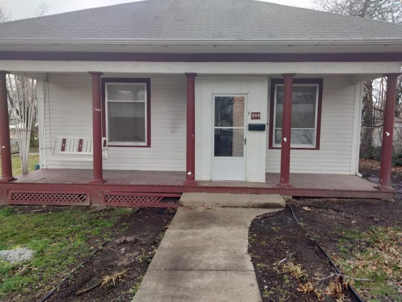 306 E Bridge St - Photo 2 of 17