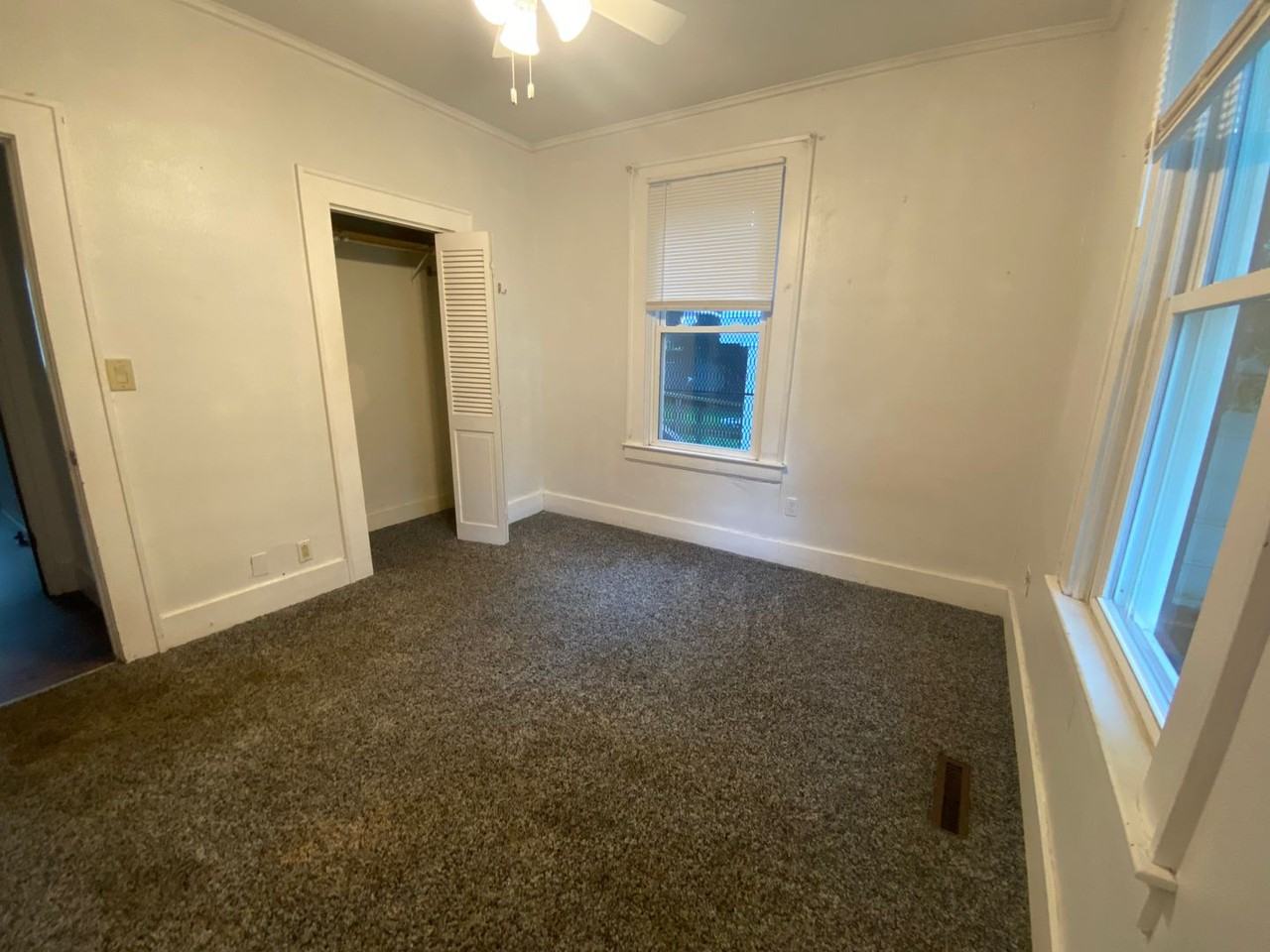 620 E Delmar St - Photo 4 of 7