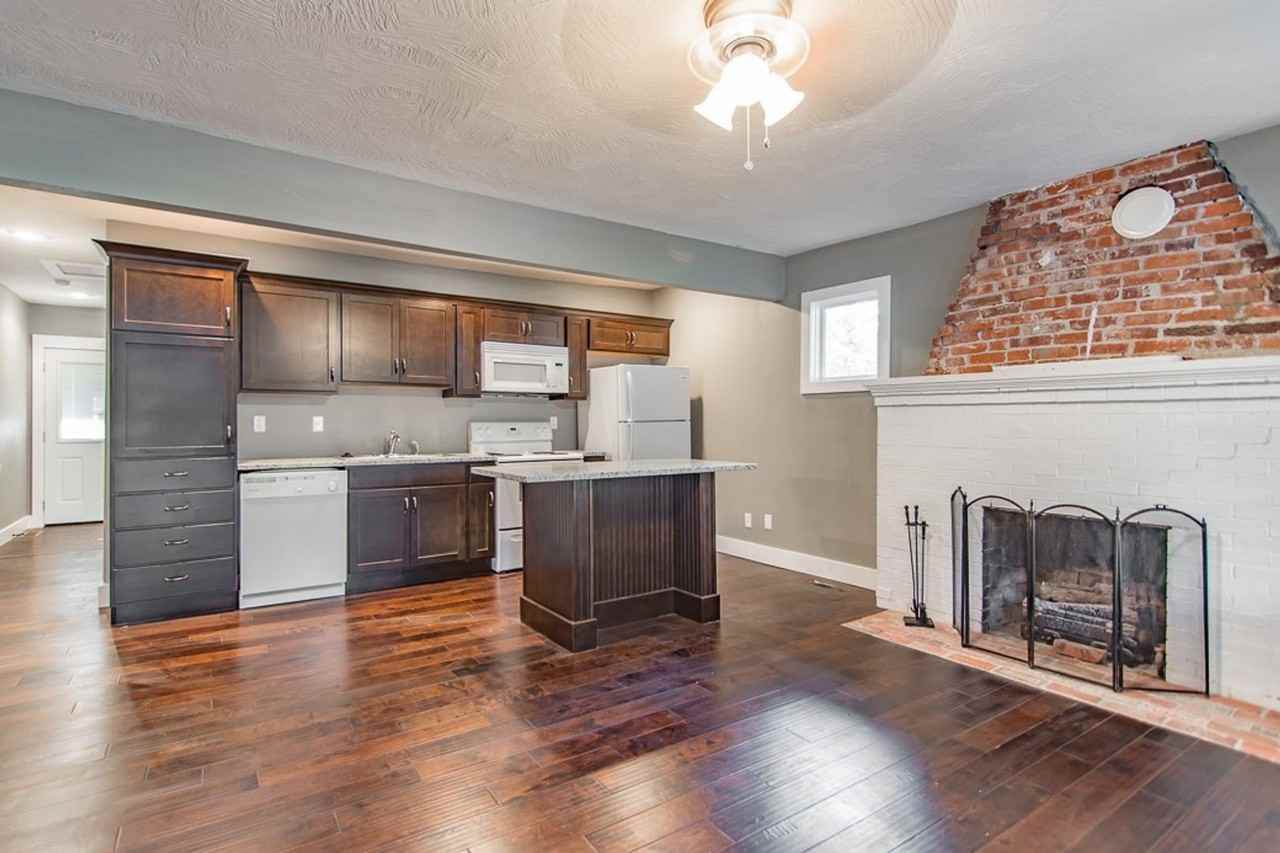 1144 S Maryland Ave - Photo 2 of 12