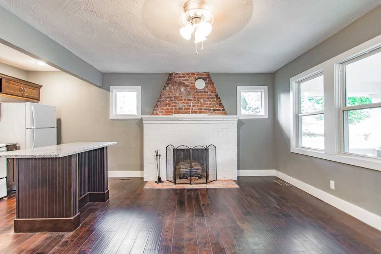 1144 S Maryland Ave - Photo 3 of 12