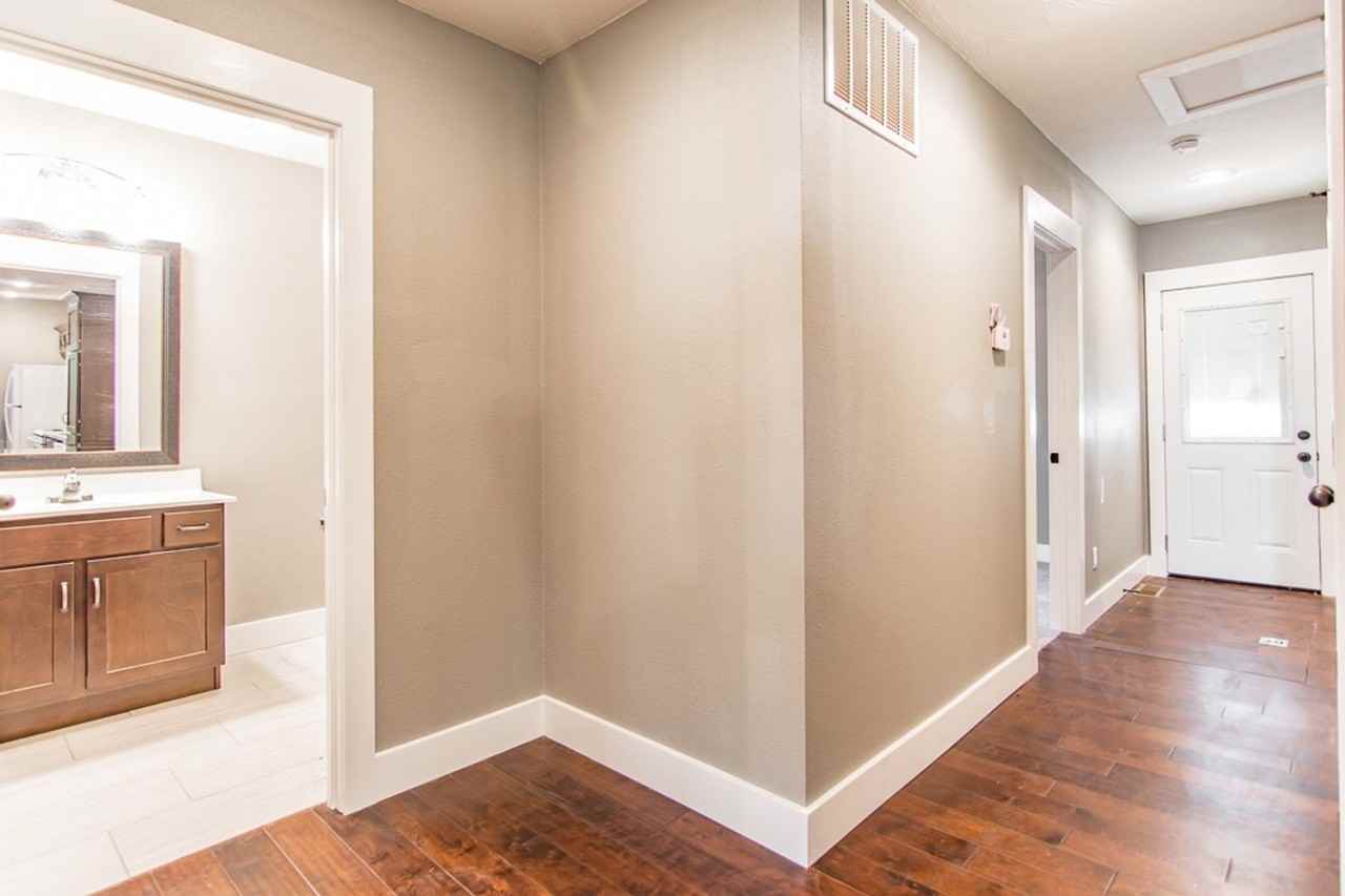 1144 S Maryland Ave - Photo 6 of 12