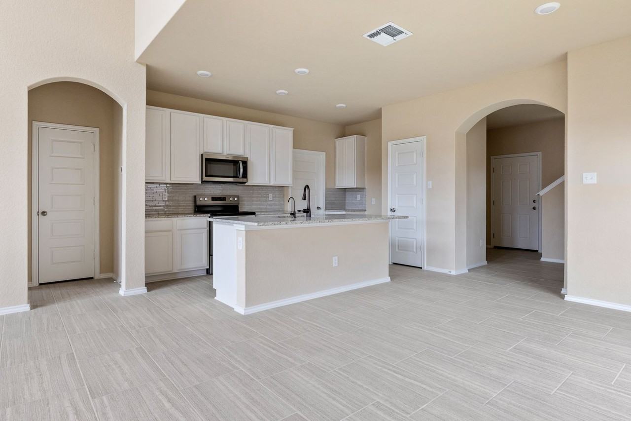 3640 Wet Cloud Dr - Photo 5 of 17