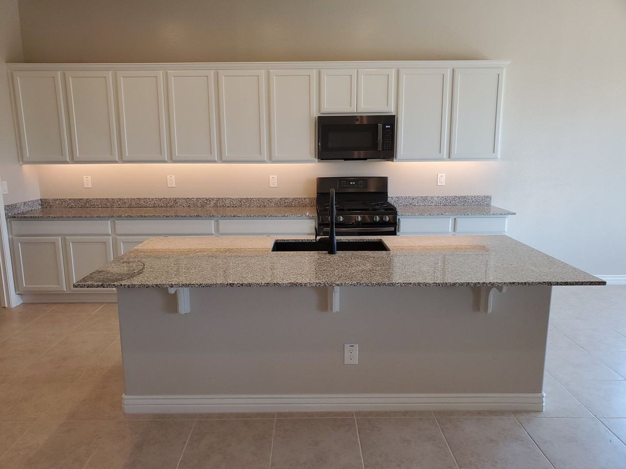 8537 W Myrtle Ave - Photo 6 of 13