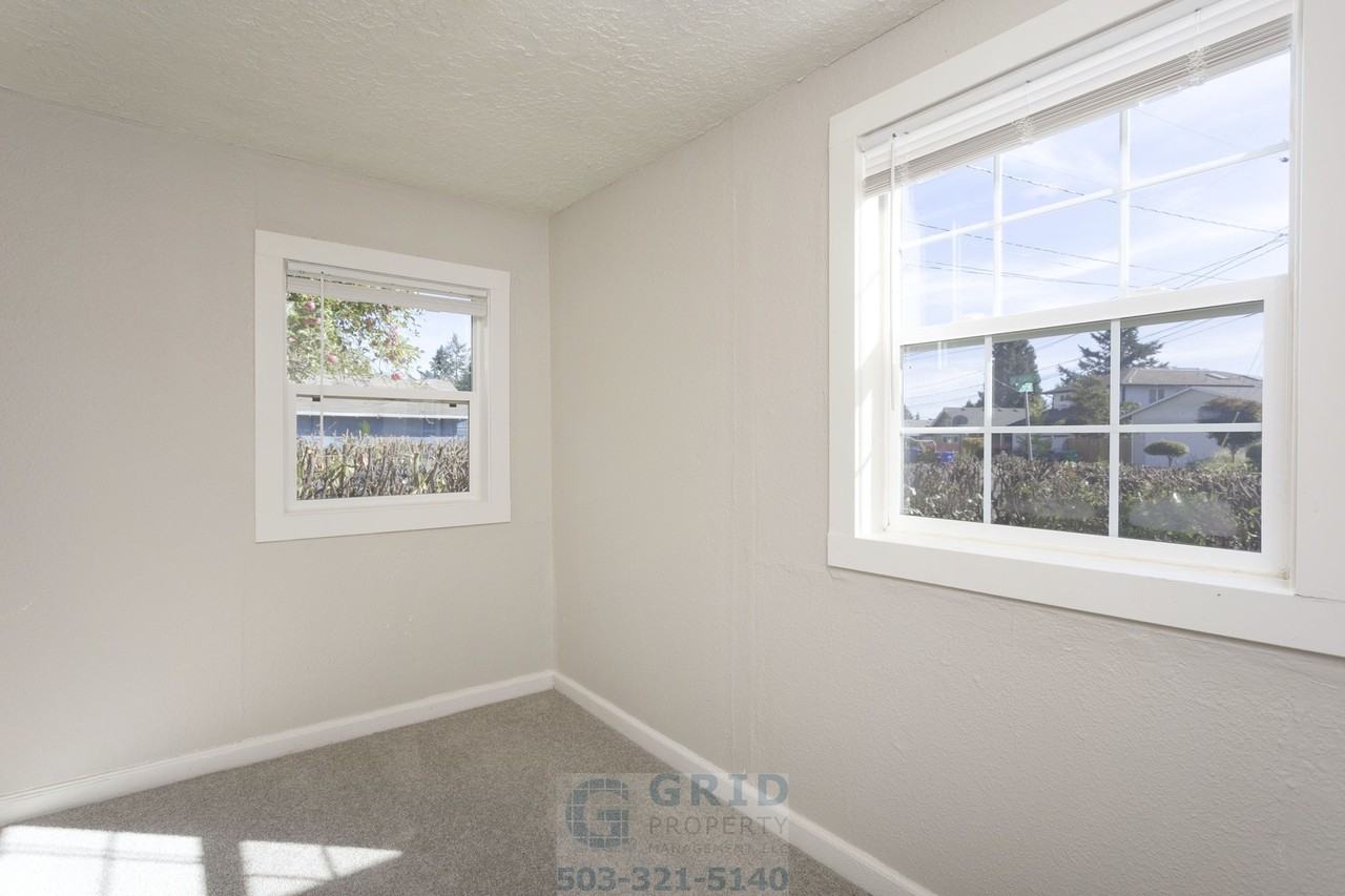 7537 Se 51st Ave - Photo 5 of 16