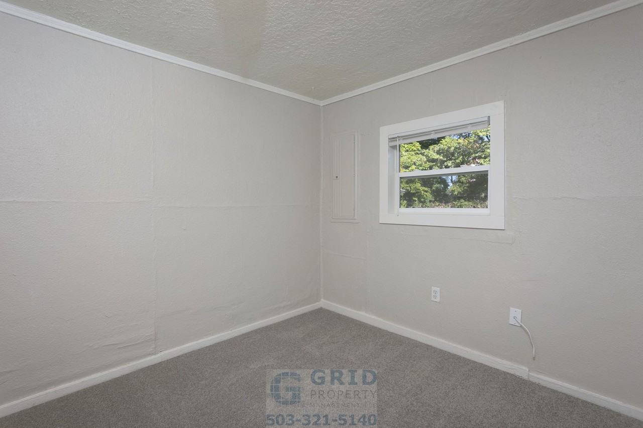 7537 Se 51st Ave - Photo 6 of 16
