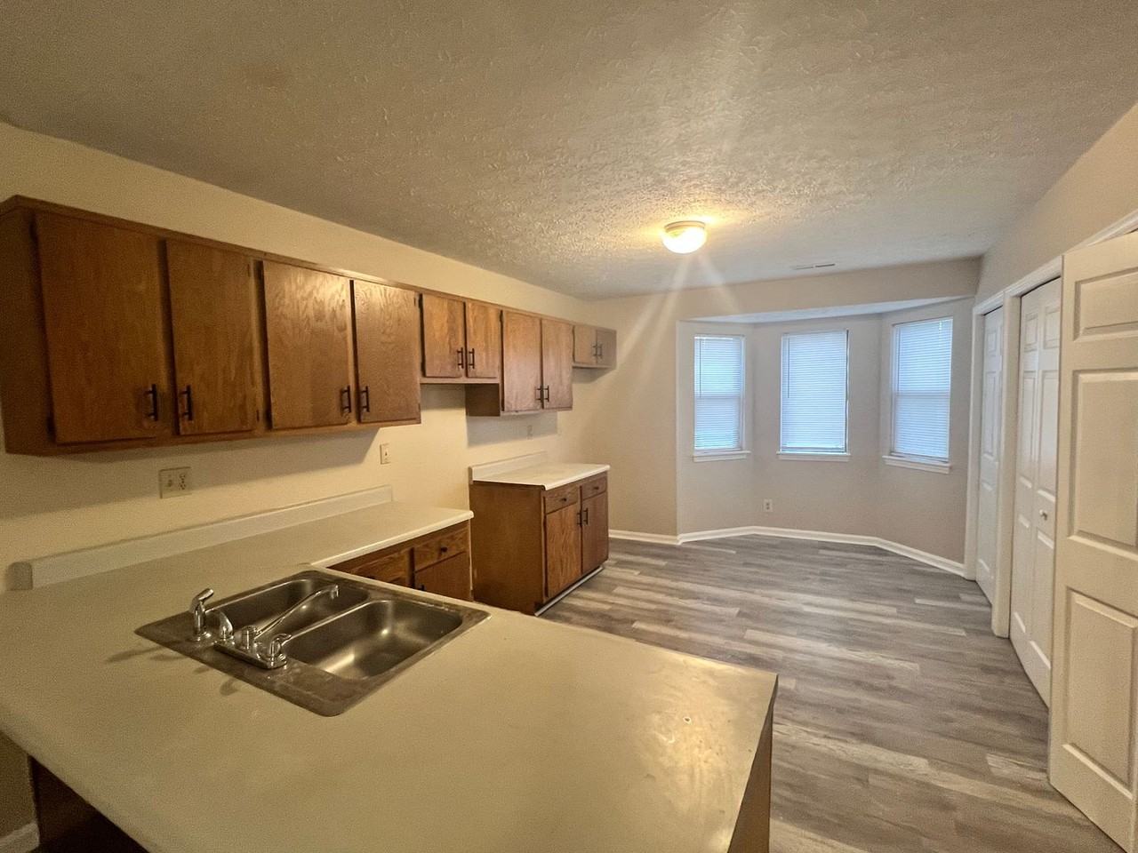 8514 Roseborough Rd - Photo 2 of 13