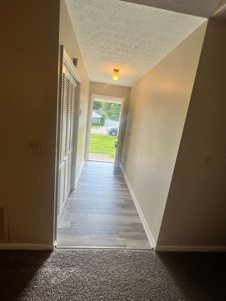 8514 Roseborough Rd - Photo 5 of 13