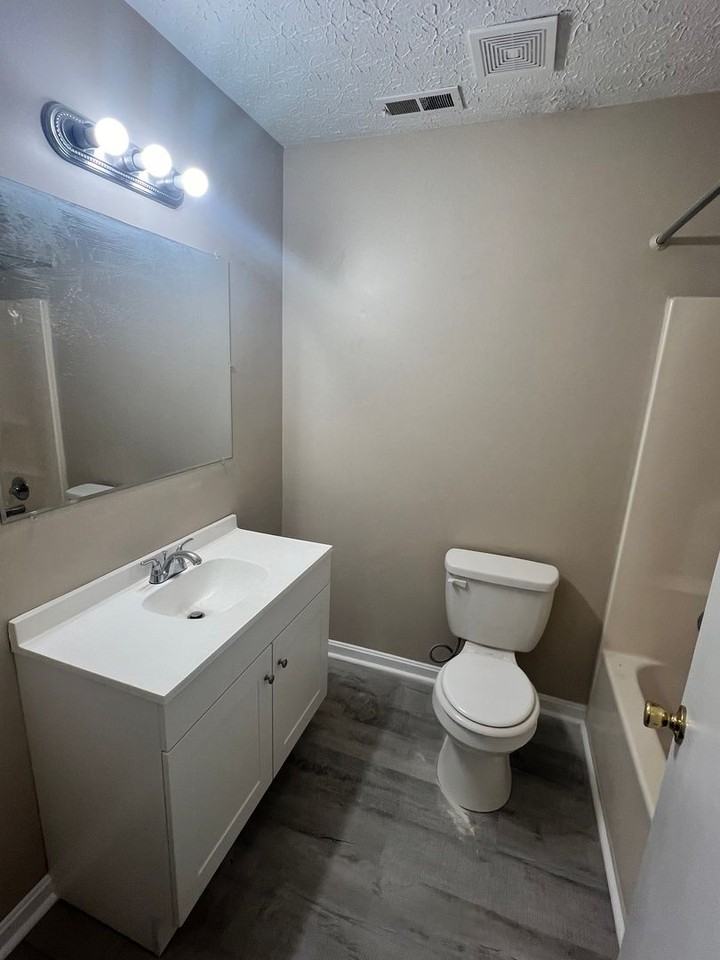 8514 Roseborough Rd - Photo 7 of 13