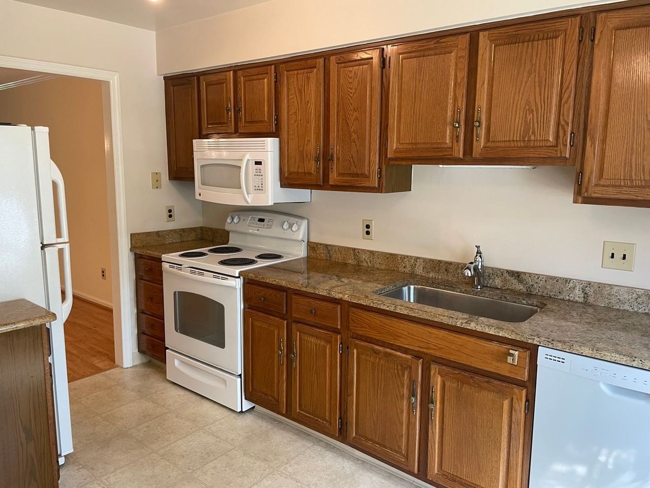 112 Wooden Carriage Dr - Photo 3 of 33