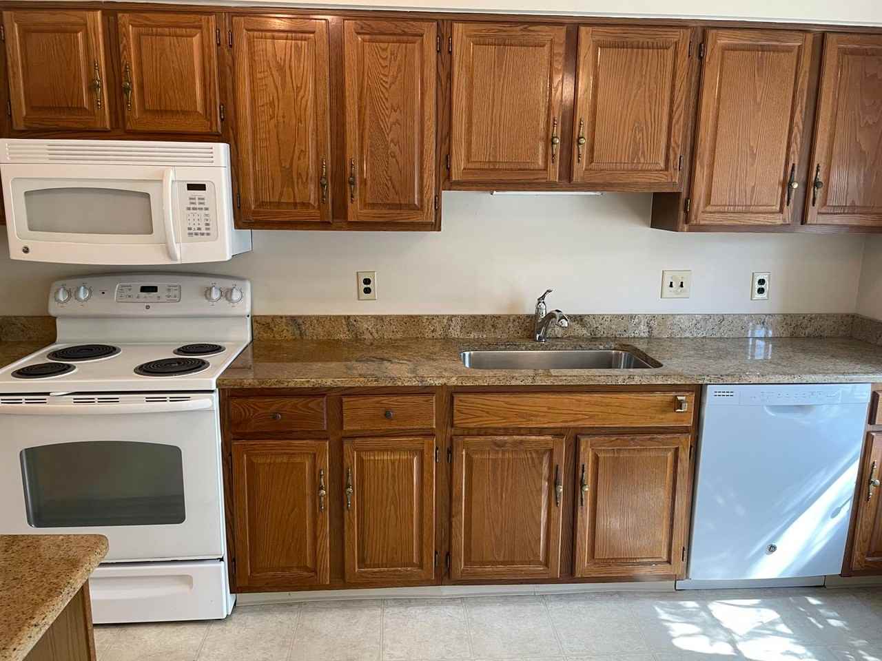 112 Wooden Carriage Dr - Photo 5 of 33