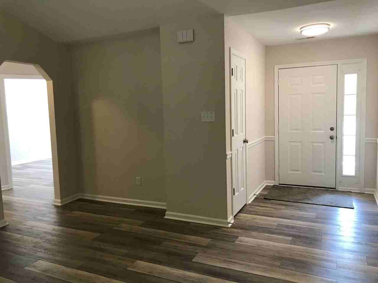 1224 Colonial Vw - Photo 2 of 22