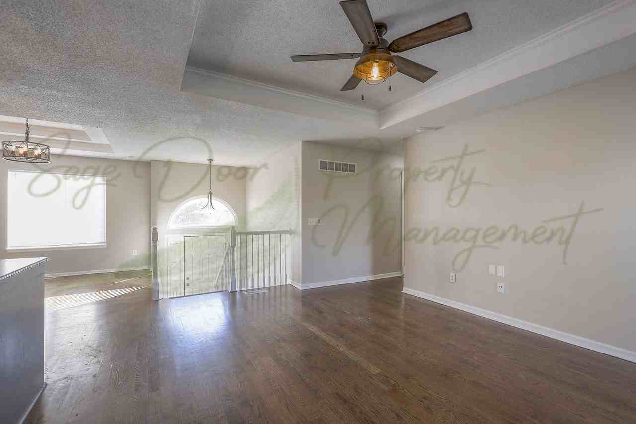 706 Nw Baytree Cir - Photo 6 of 34