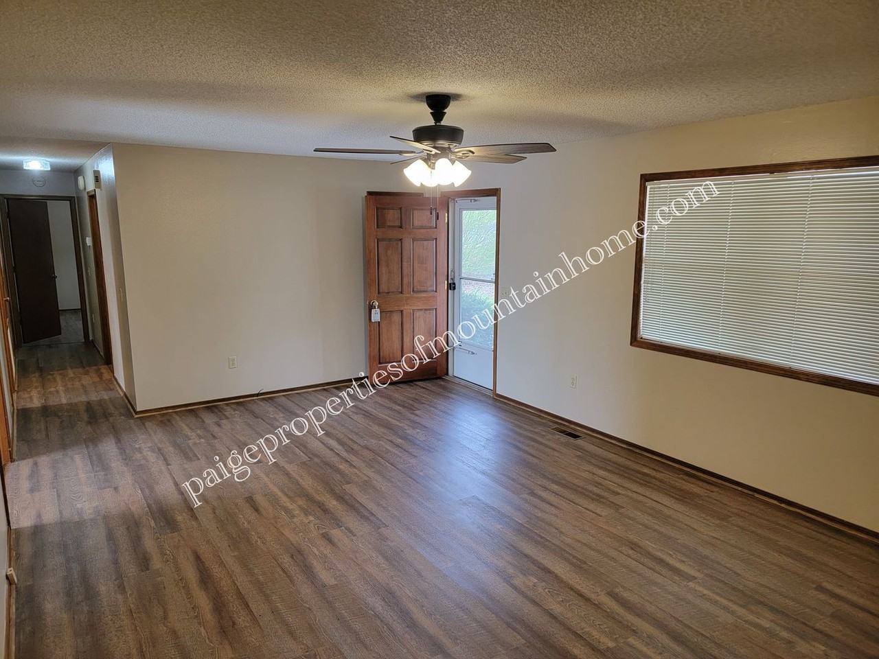 1309 Post Oak Rd - Photo 2 of 9