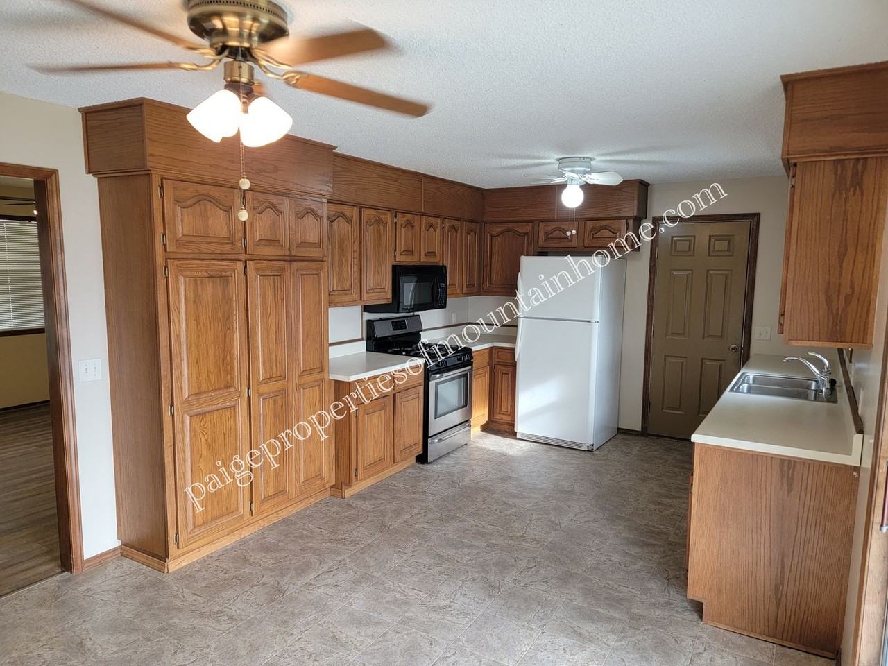 1309 Post Oak Rd - Photo 3 of 9