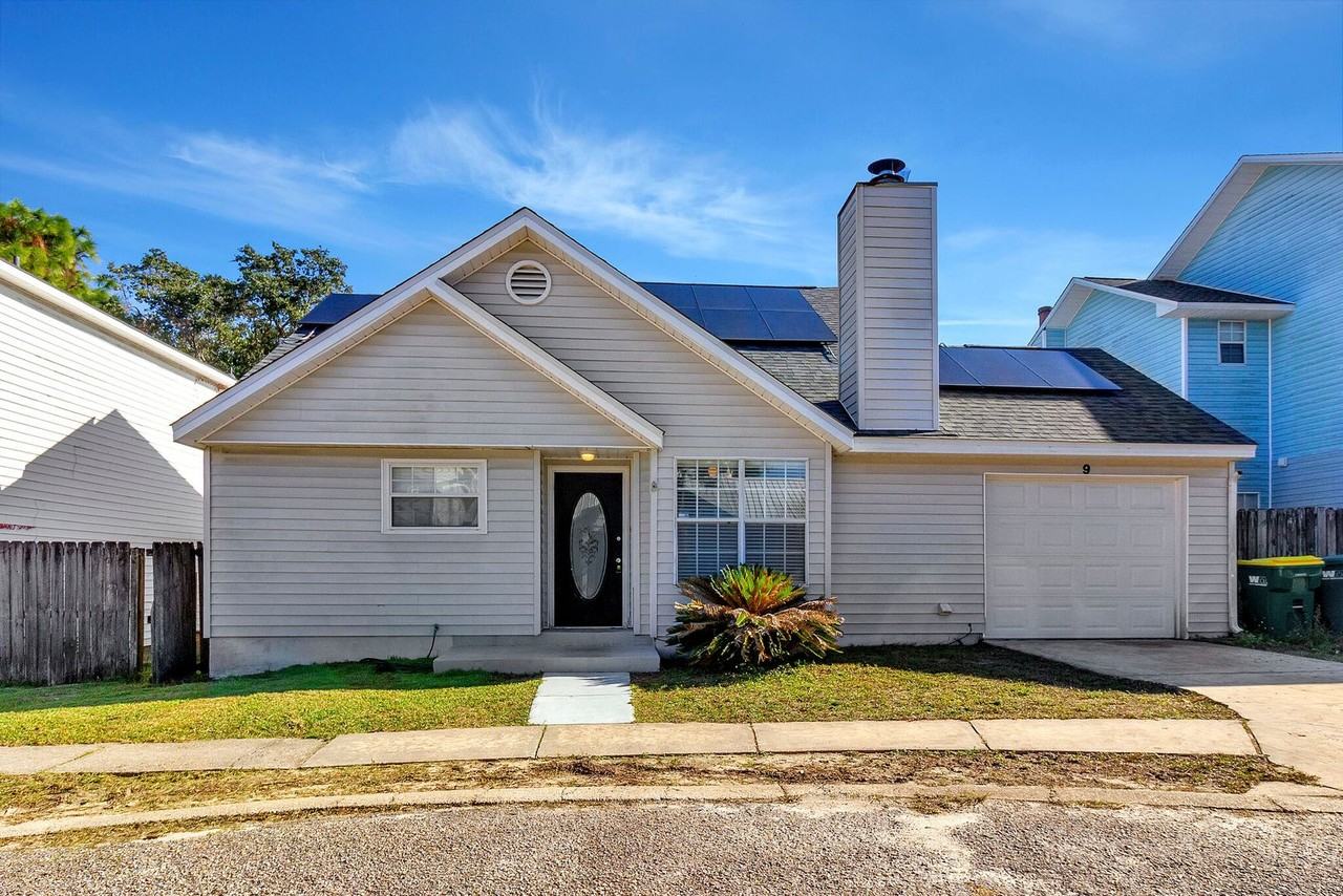 9 Forest Breeze Ct - Photo 2 of 32