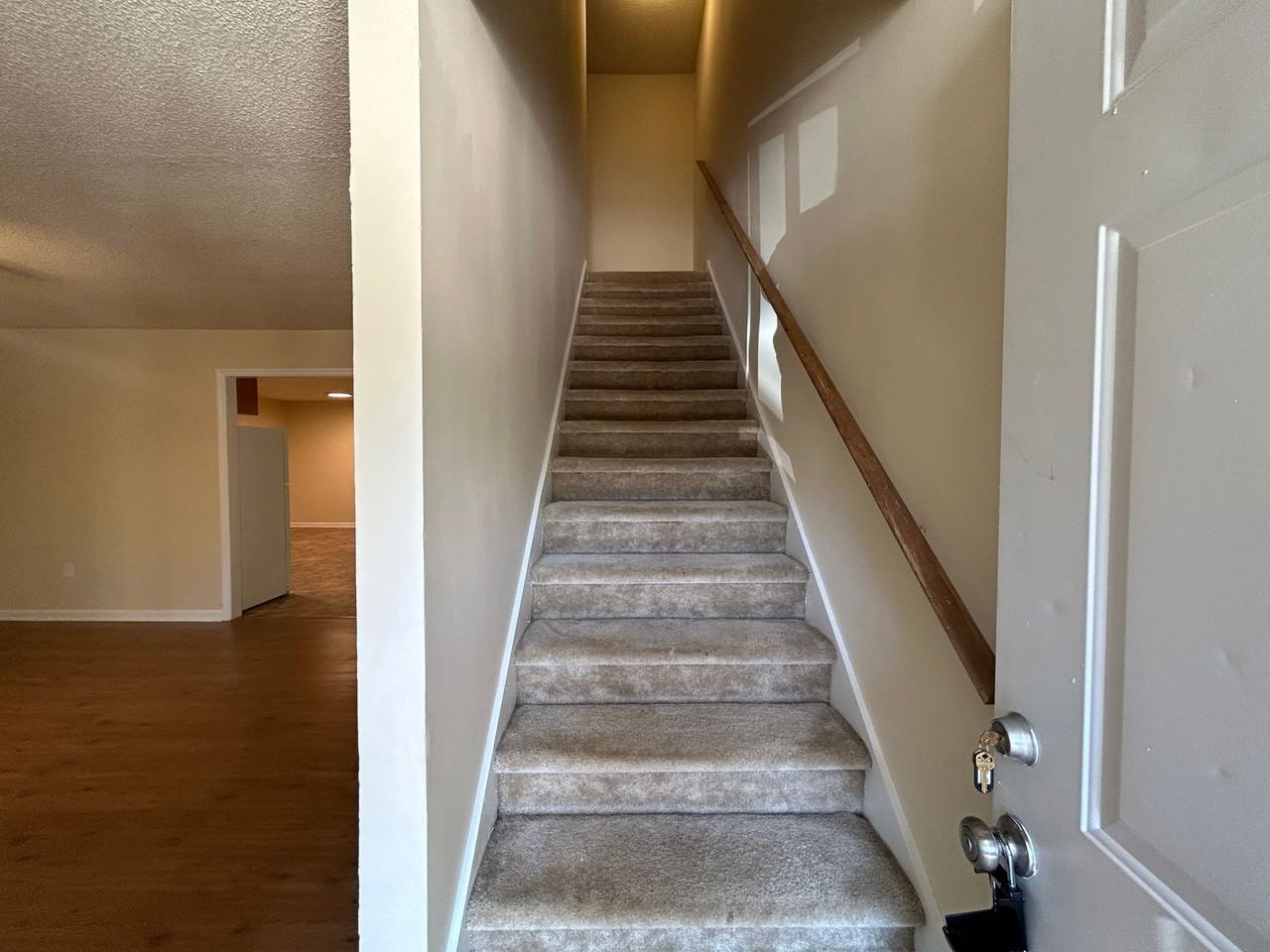 PRE-LEASE Fall 2025 - Spacious 5 bedroom 4 bathrooms duplex on eastside of Athens, GA - Photo 3 of 22