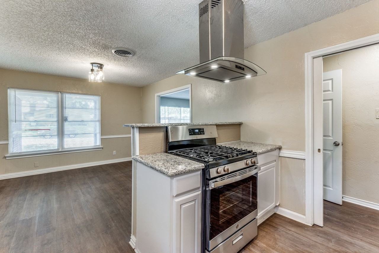 10630 Coogan Dr - Photo 6 of 25