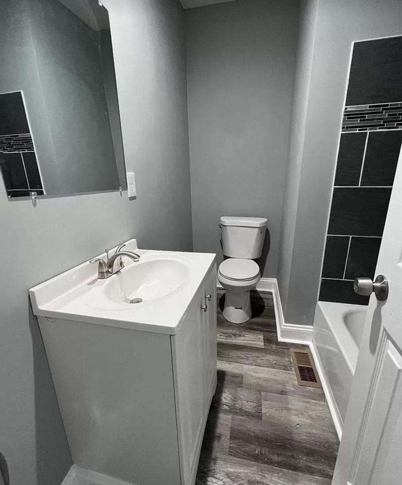 1327 Sargeant St - Photo 2 of 6