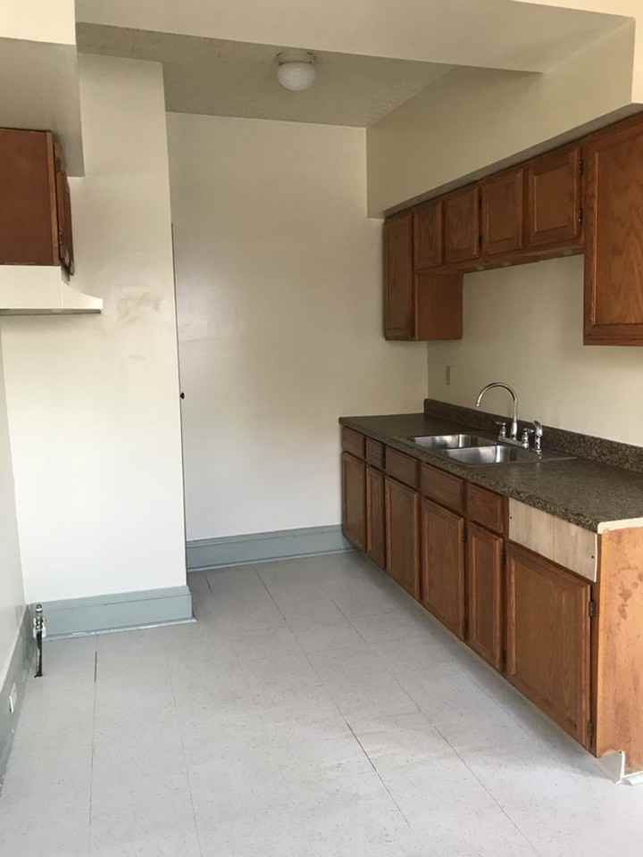 3240 West 98th St - Photo 3 of 6