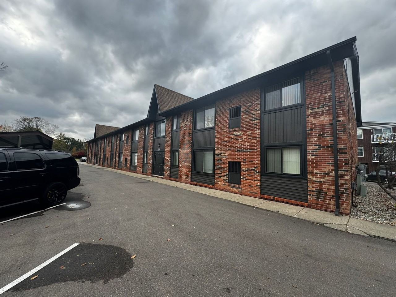 23220 FARMINGTON GROUP, LLC. - Photo 2 of 10