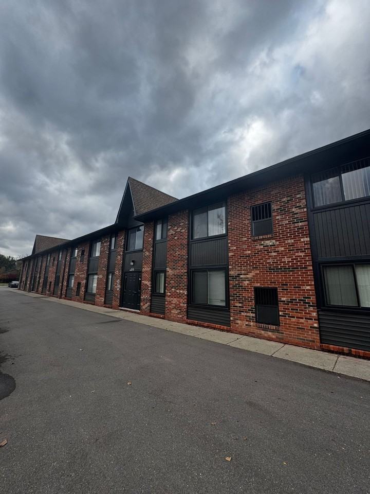 23220 FARMINGTON GROUP, LLC. - Photo 3 of 10