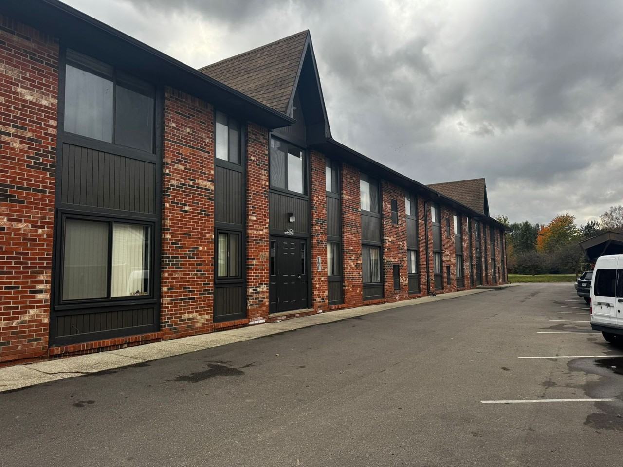 23220 FARMINGTON GROUP, LLC. - Photo 4 of 10