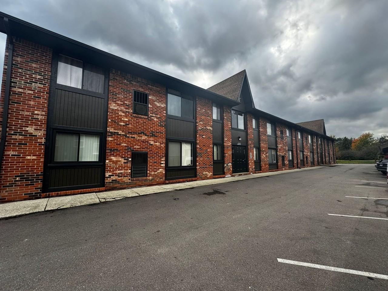 23220 FARMINGTON GROUP, LLC. - Photo 5 of 10