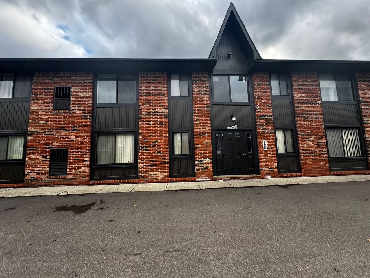 23220 FARMINGTON GROUP, LLC. - Photo 7 of 10